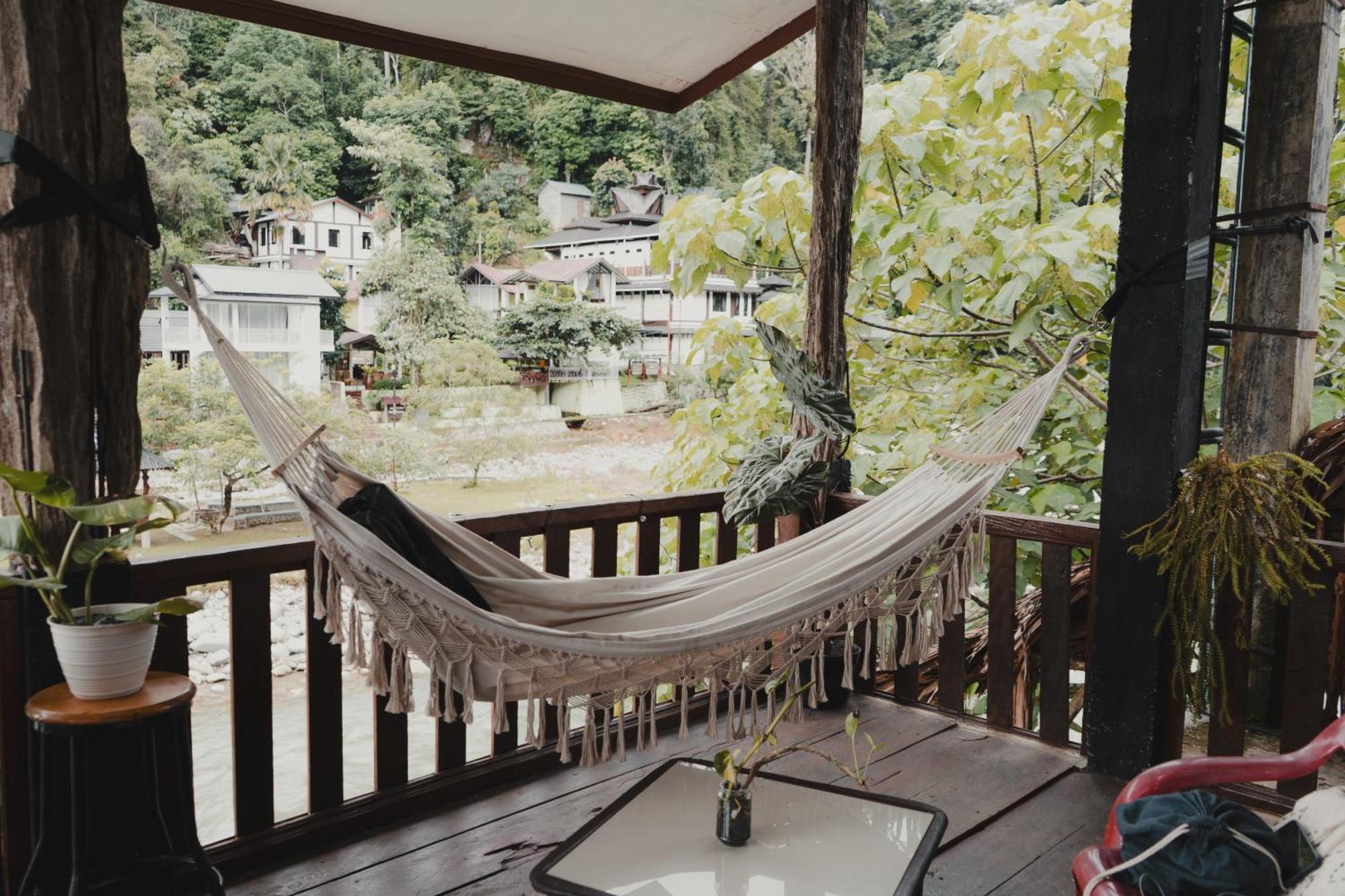 Hotel Charlys Little House Bukit Lawang Exterior foto