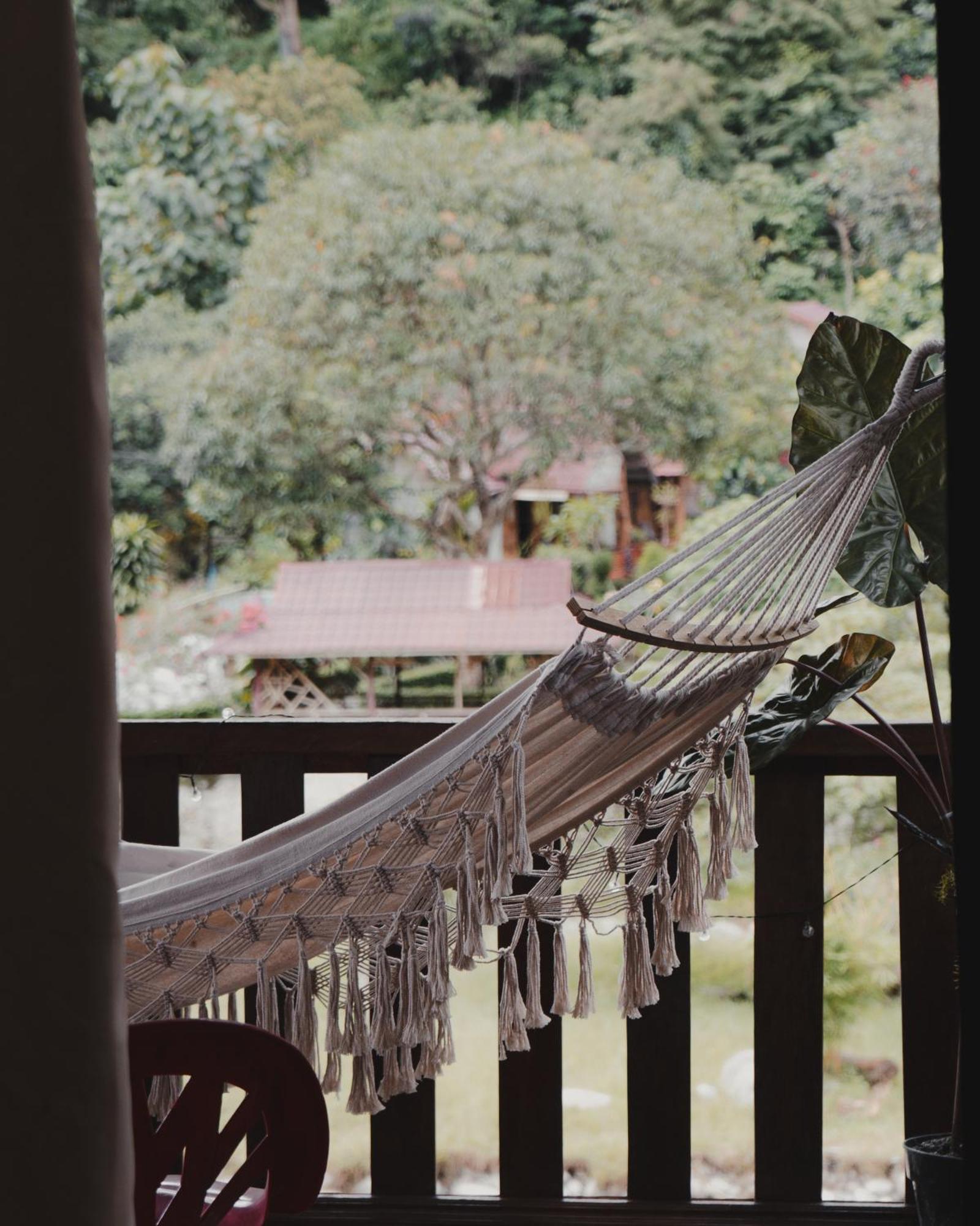 Hotel Charlys Little House Bukit Lawang Exterior foto