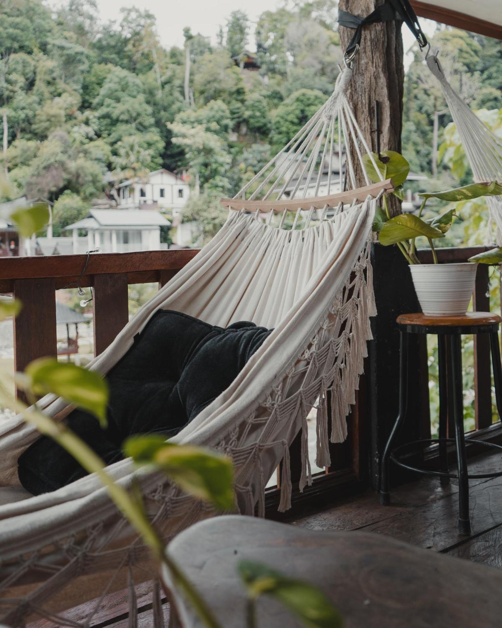 Hotel Charlys Little House Bukit Lawang Exterior foto